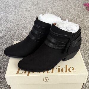 Life Stride Paloma Ankle Boots size 8